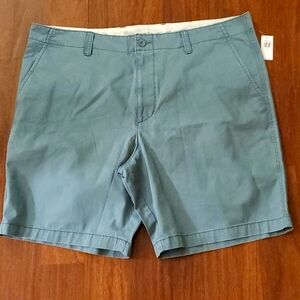 NWT Old Navy Lived-In Straight Men's Ocean Green Khaki Shorts - Size 42